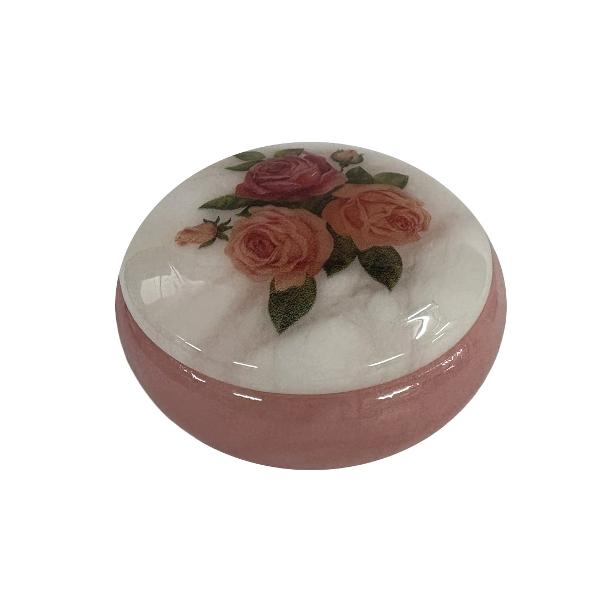 Cutiu&539;&259; din alabastru rotund&259; cu un diametru de 8 cm &537;i o în&259;l&539;ime de 4 cm perfect&259; pentru p&259;strarea bijuteriilor sau a micilor obiecte pre&539;ioaseRealizat&259; din piatr&259; natural&259; de alabastru fiecare cutiu&539;&259; este unic&259; putând prezenta varia&539;ii subtile de culoare &537;i textur&259; datorit&259; caracteristicilor specifice ale fiec&259;rei pietreAcest detaliu confer&259; 