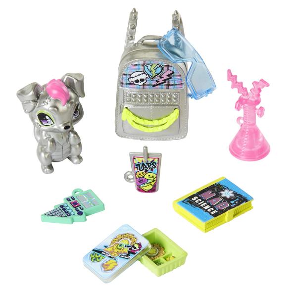 Frankie Stein este un icon de stil infricosatoare Aceasta papusa Monster High este prezentata intr-o tinuta din denim mozaic care isi arata simtul electrizant al modei Watzie cainele de companie este gata sa se alature distractiei infricosatoare Papusa Frankie Stein este un cadou minunat pentru copiii de la 4 ani in sus Complet articulata Papusa nu poate sta singura Culorile si decoratiunile pot varia