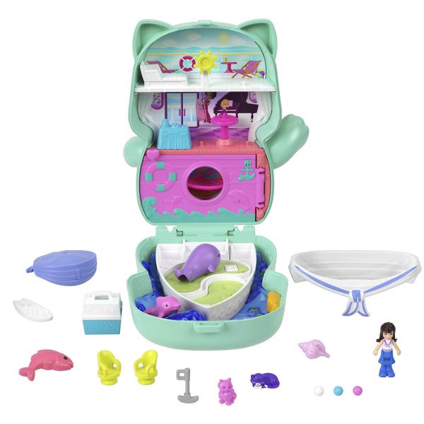 Gentutele Polly Pocket detin lumi mici cu surprize mari in interior pe care fetele si baietii le pot duce oriunde Fiecare jucarie portabila prezinta la exterior o forma adorabila de animal cu un detaliu de joaca interactiv cei mici pot combina accesoriile pentru a ingriji animalul de cate ori doresc Cand au terminat de decorat exteriorul copiii pot deschide carcasa pentru a dezvalui o papusa mai multe functii de joaca din mers si mai mult de 10 accesorii Arunca o petrecere de pijama pentru 