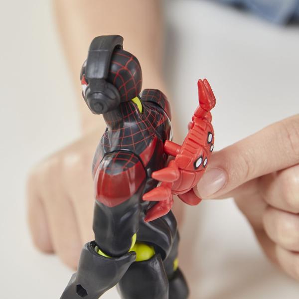 Chiar si cel mai puternic supererou are nevoie uneori de o mana&hellip picior pumn sau accesoriu de ajutor Figurinele de colectie Marvel MixMashers sunt formate din piese care se pot dezasambla si apoi combina pentru a crea figurine unice personalizate Cu 16 puncte de conectare jucariile MixMashers de 12 cm dispun de conectori universali pentru compatibilitate si durabilitate in intreaga gama Vrei sa combini si mai multe puteri Colecteaza accesoriile incluse si piesele de putere 