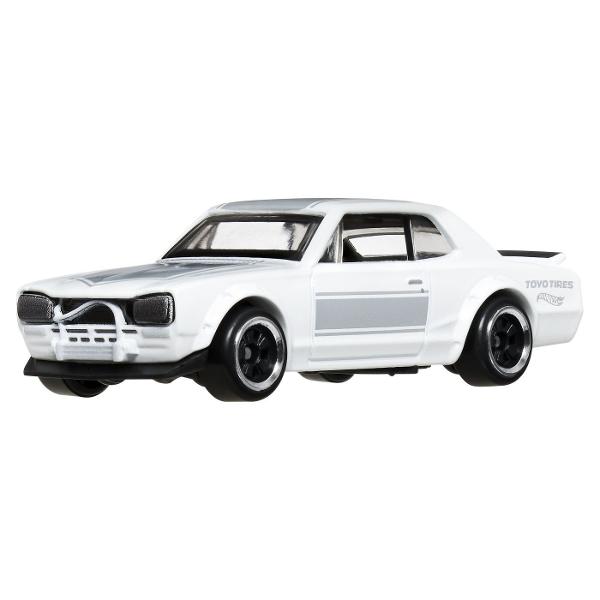 Du-ti jocul la nivelul urmator cu setul Hot Wheels Streets of Japan Acest set de sase vehicule prezinta modele japoneze turnate frumos atat moderne cat si vintage intr-o versiune complet finisata din metal Setul Hot Wheels Streets of Japan contine 6 vehicule Hot Wheels care celebreaza industria auto japoneza Da un impuls unei colectii Hot Wheels existente cu acest set de 6 piese sau intra direct in joc pentru a incepe o serie complet noua O idee grozava de cadou pentru colectionarii de 