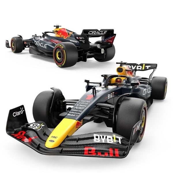 Kitul de Asamblare RC Red Bull Racing RB19 de la Rastar este o jucarie spectaculoasa ideala pentru fanii Formulei 1 si pentru copiii care iubesc sa construiasca si sa se joace cu masinute controlate prin telecomanda Acest set DIY include 55 de piese din plastic care permit asamblarea unei replici detaliate a masinii RB19 la scara 116 model pilotat de echipa Oracle Red Bull Racing Dupa ce este asamblata masinuta devine complet functionala si poate fi controlata printr-o telecomanda moderna 