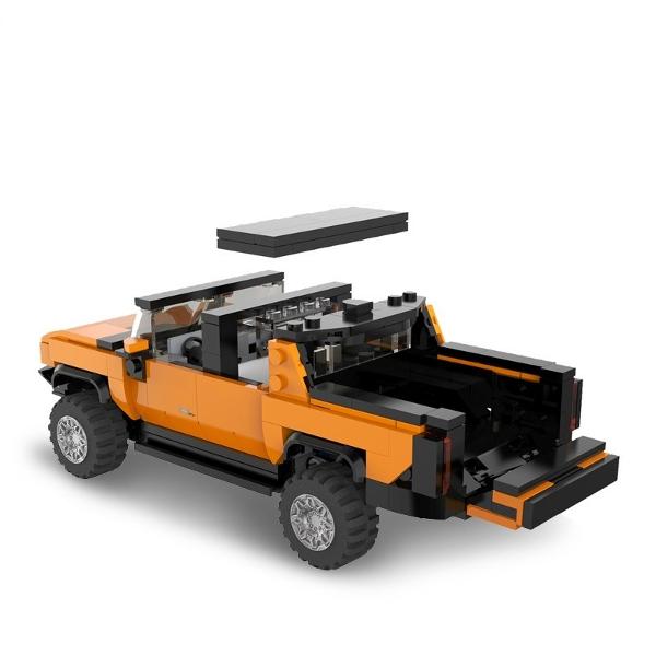 Setul de caramizi de constructie RASTAR Hummer EV este o jucarie versatila si captivanta care se adreseaza unei game largi de entuziasti oferind o experienta de constructie detaliata si captivanta si un model perfect proportionat pentru expunere Cadou ideal pentru toate varstele Recomandat pentru varstele de 6 ani si peste acest set de constructie este perfect atat pentru fanii Hummer cat si pentru colectionarii adulti oferind o experienta distractiva si educativa ce imbunatateste 
