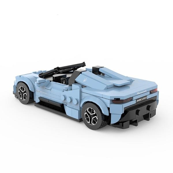 Setul de caramizi de constructie RASTAR Maserati MC20 este o jucarie versatila si captivanta care se adreseaza unei game largi de entuziasti oferind o experienta de constructie detaliata si captivanta si un model perfect proportionat pentru expunere Cadou ideal pentru toate varstele Recomandat pentru varstele de 6 ani si peste acest set de constructie este perfect atat pentru fanii Maserati cat si pentru colectionarii adulti oferind o experienta distractiva si educativa ce imbunatateste 
