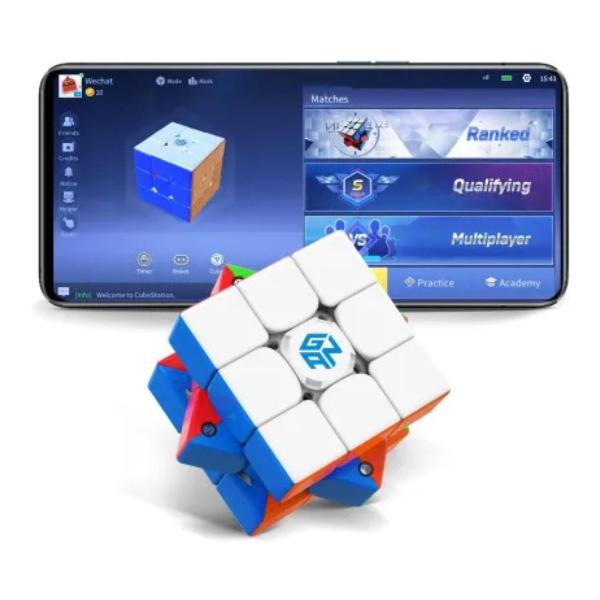 Seria de caracteristici surprinzatoare continua GAN face din cuberi speedcuberi Alegand produsele GAN &8203;alegi cel mai de succes brand de cuburi din lume GAN356 i3 este primul cub smart din lume cu magneti reglabili GAN356 i3 are cel mai nou sistem de magnet GAN GMS v4 cu 7 niveluri de putere a magnetului si 9 tipuri de ajustari ale tensiunii in total 63 de optiuni de ajustare Echipat cu smart core 30 face ca GAN356 i3 sa faca upgrade la aproape 0 pasi pierduti 15 ore de viata a 