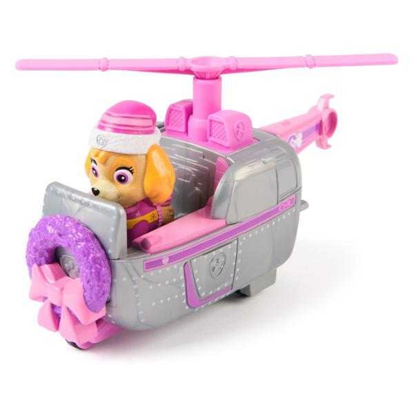 Vehiculul Patrula Catelusilor cu figurina aduce atmosfera festiva direct in joaca celor mici Masinile si elicopterul au design tematic de iarna decorate cu culori vesele detalii de Craciun si accesorii inspirate din sarbatori Fiecare vehicul este realizat cu atentie la detalii si este pregatit pentru misiuni speciale in sezonul rece Joaca devine mai distractiva cu vehicule rezistente usor de manevrat si perfect pentru o colectie completa Paw Patrol Aceste jucarii sunt ideale pentru 