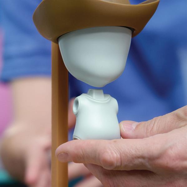 SPANZURATOAREA IN VESTUL SALBATIC  un joc plin de suspans si distractie in care logica si atentia pot salva situatia Ghici literele corecte si salveaza-l pe Hank inainte sa fie prea tarziu Dar ai grija  fiecare greseala te aduce mai aproape de final iar daca nu reusesti la timp Hank cade Un joc interactiv care combina spiritul de competitie cu invatarea perfect pentru a exersa vocabularul si gandirea strategica intr-un mod amuzant Ideal pentru intreaga familie Jocul contine1 