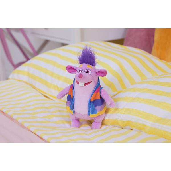 Acest plus inspirat din universul Dora este realizat din materiale moi si placute la atingere fiind ideal pentru joaca imbratisare si momentele de relaxare ale copiilor Designul colorat si prietenos il face usor de recunoscut si atractiv iar dimensiunea sa este potrivita pentru mainile celor mici putand fi oriunde cu usurinta Jucaria incurajeaza jocul de rol imaginatia si dezvoltarea emotionala oferind copiilor un companion de incredere in aventurile zilnice Este o alegere potrivita 