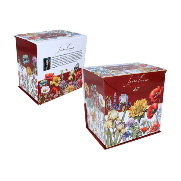 Can&259; elegant&259; din por&539;elan fin cu o capacitate generoas&259; de 600 ml decorat&259; cu un delicat motiv &bdquo;Paji&537;te cu flori&rdquo; semnat de artista Laura Lozano Designul floral plin de culoare &537;i naturale&539;e aduce &icirc;n prim-plan frumuse&539;ea unei paji&537;ti &icirc;nflorite cre&acirc;nd o atmosfer&259; relaxant&259; &537;i plin&259; de prospe&539;imeCana este 