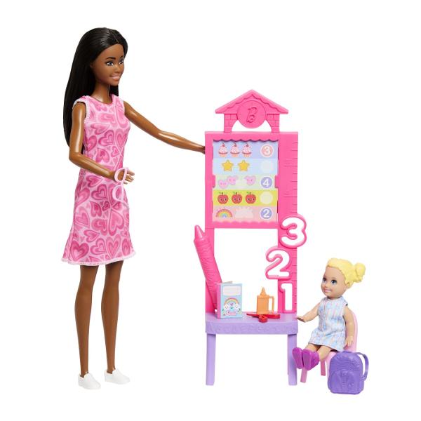 Copiii pot explora tot felul de cariere cu Barbie De la un om de stiinta la un copil de doctor papusile Barbie Careers sunt gata sa inspire povesti pentru toata lumea Barbie poarta haine detasabile cu tematica de cariera si alte accesorii pentru a spune povesti Imaginatia poate juca o lume plina de posibilitati de povestire si oportunitati de cariera cu aceasta papusa puternica gata sa inspire copiii sa fie tot ce isi doresc sa fie Acest pachet contine o Papusa Barbie Mulatra Profesoara