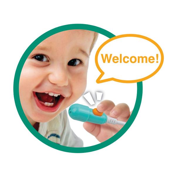 Winfun Set Casa De Marcat Interactiva Cu Accesorii este o jucarie interactiva complexa conceputa pentru copii de la 24 luni ideala pentru invatare prin joaca si dezvoltarea abilitatilor de baza matematica si sociala Setul include o casa de marcat electronica cu functie de calculator real scanner microfon functional si multiple accesorii precum alimente de jucarie si cos de cumparaturi oferind o experienta completa de joc de rol Casa de marcat este prevazuta cu taste numerice si functii 