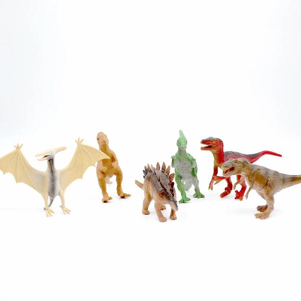 Copilul t&259;u este fascinat de lumea dinozaurilor Sau cau&539;i o modalitate distractiv&259; &537;i interesant&259; prin care s&259;-i st&acirc;rne&537;ti interesul pentru &537;tiin&539;&259; &537;i natur&259; Setul nostru cu 6 dinozauri este perfect pentru joac&259; &icirc;nv&259;&539;are &537;i aventuri de neuitat &icirc;n era preistoric&259; a dinozaurilorChiar dac&259; au 