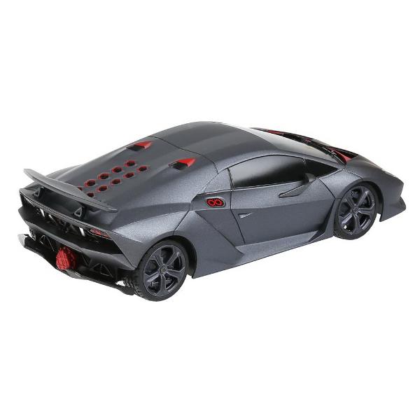 Copilul dumneavoastra se poate juca in voie cu masina cu telecomanda Lamborghini Sesto Elemento scara 1 la 18 oferita de brandul international Rastar Nicio cursa nu este imposibil de castigat cu acesta masinuta replica oficiala cu licenta a modelului original construita cu mare atentie la detalii Masinuta are proportiile ideale pentru momente pline de distractie si amuzament avand dimensiunile in centimetri dupa cum urmeaza  241165Masinuta functioneaza pe frecventa de 24GAlimentarea 