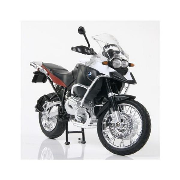 Motocicleta are proportiile ideale pentru momente pline de distractie si amuzament avand dimensiunile in centimetri dupa cum urmeaza  225913 Motocicleta metalica Bmw Rs1200 scara 1 la 9 are anvelope de cauciuc si un design detaliat realizat din materiale metalice turnate cu accesorii realizate din material plastic de calitate superioara Copilul dumneavoastra se poate juca in voie cu motocicleta metalica Bmw Rs1200 de la brandul international Rastar Nicio cursa nu este imposibil de 