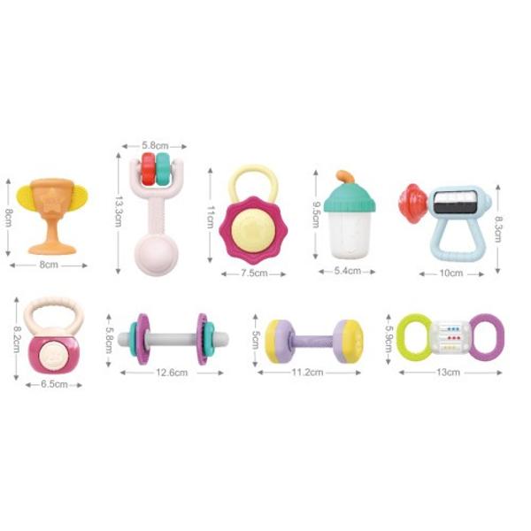 Set 9 jucarii gingivale in forma de echipamente cu tematica de sala Acest adorabil set de zornaituri stimuleaza abilitatile motorii fine descoperirea senzoriala si ii ajuta pe copii sa inteleaga cauza si efectul Este usor de tinut in mana si de manevrat Usor de dezinfectat Creste-ti copilul pentru a deveni un pasionat de sport Jucariile de dentitie ajuta la calmarea disconfortului gingival zornaitoarele ajuta la stimularea simturilor si la antrenarea abilitatilor motorii