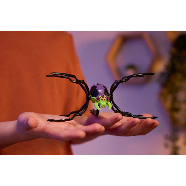 Sa inceapa distractia si micile farse alaturi de familia si prietenii tai cu Paianjenul HEX BOTS Aceasta jucarie robotica super haioasa va aduce cu siguranta hohote de ras si mici sperieturi prietenesti oricui se teme de gaze si insecte  Priveste cum Paianjenul tau alearga de zor pe podea multumita miscarilor sale autonome complet unice Poate traversa orice tip de teren asa ca il poti trimite in misiune chiar si afara in aer liber Paianjenul prinde viata instantaneu cu designul sau 