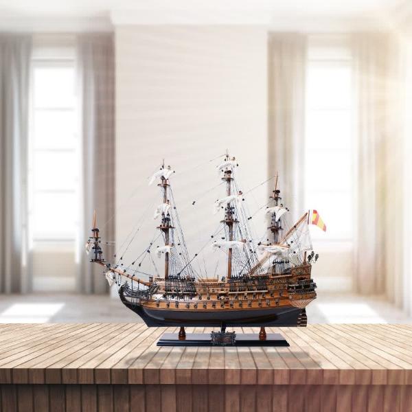 Descoper&259; un model de colec&539;ie impresionant &mdash; o&nbsp;macheta la scar&259; de calitate muzeal&259; a celebrului&nbsp;galeon&nbsp;San Felipe realizat complet manual de me&537;teri pricepu&539;i Construit&259; dup&259; metoda tradi&539;ional&259; &bdquo;plank-on-frame&rdquo; aceast&259; machet&259; evoc&259; m&259;re&539;ia unui galleon spaniol din secolul al XVII-lea cu detalii 