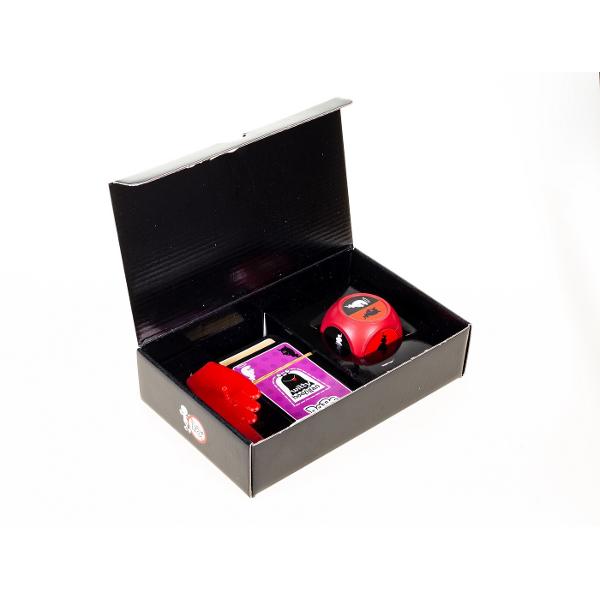 Adevar sau Provocare este un joc pentru adultii peste 18 ani din seria Witty Hooligan &Icircn ea va trebui sa alegeti intre a va impartasi secretele cu alti jucatori sau a efectua una dintre provocarile cartilor Pachetul contine 84 de carti1 zar 1 sageata Jocul se poate juca in 2-20 jucatori