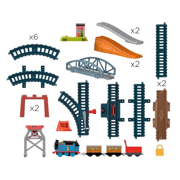 De trei ori mai multa distractie Micii mecanici de locomotiva pot transforma imaginatia in actiune si isi pot crea propriul joc de cale ferata cu trei configuratii diferite de sina si 3 personaje Thomas&ampFriends Thomas este pregatit sa transporte marfuri de-a lungul insulei Sodor iar cu ajutorul lui Annie si Clarabel locomotiva albastra numarul 1 poate duce si pasagerii la destinatii Setul contine 1 locomotiva 2 vagoane pasager si un vagon de marfa