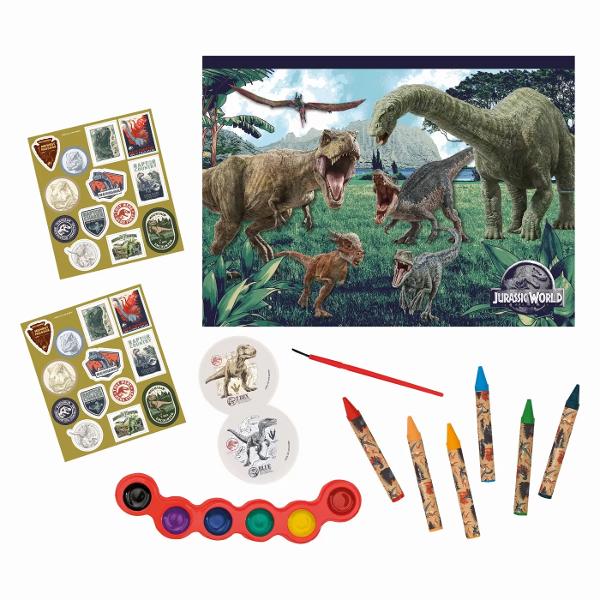 Gentuta moderna transparenta Jurassic World ii ofera copilului posibilitatea de a lua cu el setul de pictura oriunde ar mergesa deseneze si sa creeze cu dinozaurii Jurassic World Setul este ideal pentru joaca creativa oriunde se afla copilul tinandu-l departe de ecrane si incurajand dezvoltarea imaginatiei lor in cel mai distractiv mod Contine bloc de desen cu 10 pagini pretiparite 6 creioane colorate 8 culori acuarela 1 pensula 2 pagini de autocolante o surpriza Set conceput 