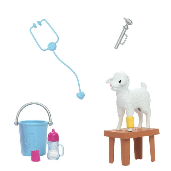 Sarbatoreste cea de-a 65-a aniversare a lui Barbie cu o colectie de papusi cu cai de cariera preferate cum ar fi a fi veterinar la ferma Papusa Veterinara Barbie&reg poarta o tinuta tematica cu pantofi roz iconici iar setul include si 10 accesorii inclusiv o oaie cu urechi mobile Distractia este diversificata prin accesorii suplimentare precum o banca o galeata echipament de examinare un ciocan si un stetoscop in forma de inima si 2 pansamente pentru oi tinuta detasabila a 