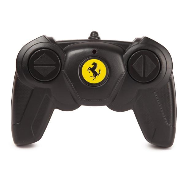 Copilul dumneavoastra se poate juca in voie cu masina cu telecomanda Ferrari LaFerrari scara 1 la 24 oferita de brandul international Rastar Nicio cursa nu este imposibil de castigat cu acesta masinuta replica oficiala cu licenta a modelului original construita cu mare atentie la detalii Masinuta are proportiile ideale pentru momente pline de distractie si amuzament avand dimensiunile in centimetri dupa cum urmeaza  1899252Masinuta functioneaza pe frecventa de 24GAlimentarea se 