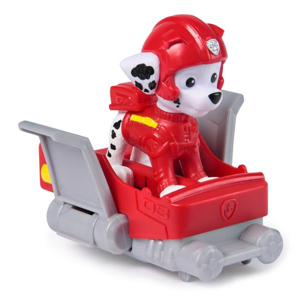 Zboara in actiune cu Action Pups figurina Patrula catelusilor si minunatul sau vehicul de salvare hoverboard Cand este timpul pentru o misiune de salvare plina de actiune prinde picioarele figurinei pe pozitie si extinde aripile hoverboard-ului transformandu-l intr-un avion de jucarie captivant inainte de a zbura intr-o misiune de salvare plina de adrenalina Figurina are o inaltime de peste 5 cm si este echipat cu jacheta de zbor albastra si casca de pilot la fel ca in serial Pentru si 