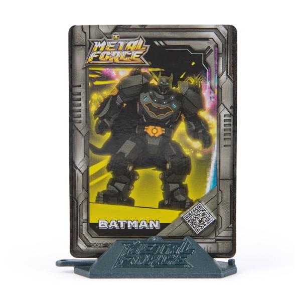 Porniti in aventuri legendare cu eroii Metal Force Patrunde in lumea DC cu colectia noastra Metal Force Heroes cu figurine de 109 cm ale unor personaje emblematice precum Gorilla Grodd Blue Beetle Brainiac Lex Luthor Batman si Superman fiecare purtand armuri metalice deosebite gata de actiune De la geniul strategic al lui Brainiac la puterea de neegalat a lui Superman aceste figurine aduc noi niveluri de aventura cu modelele lor detaliate si dimensiunea compacta perfecte pentru 