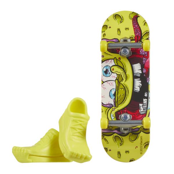 Stapaneste cele mai spectaculoase trucuri pe un deck Hot Wheels Skate conceput cu colaborarea Hot Wheels si a iconicul skateboarder Tony Hawk Fiecare placa vine cu un set detasabil de pantofi de skate care va tin degetele de la picioare in loc in timp ce stapaniti tehnicile si trucurile de la bord Iubitorii de pantofi sport vor adora designul si stilul acestuia Colectia completa de placi ofera imagini uimitoare si focalizare combinand geniul creativ al lui Hot Wheels si Tony Hawk Fiecare 