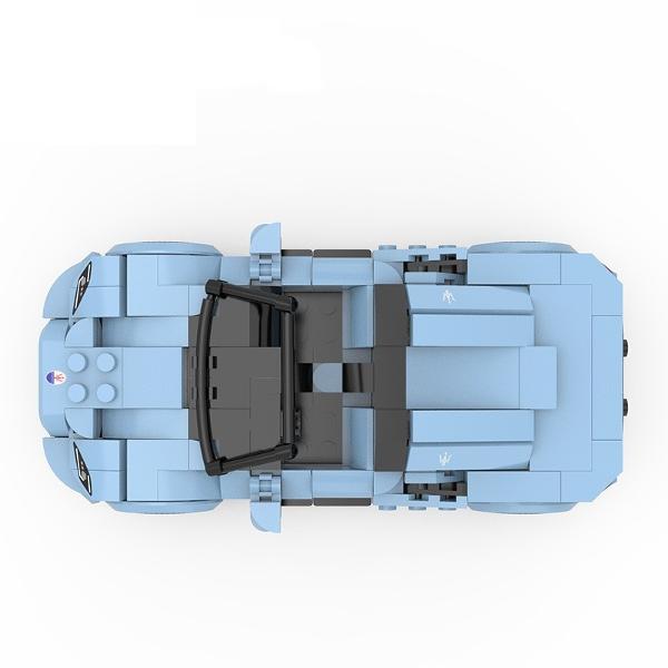 Setul de caramizi de constructie RASTAR Maserati MC20 este o jucarie versatila si captivanta care se adreseaza unei game largi de entuziasti oferind o experienta de constructie detaliata si captivanta si un model perfect proportionat pentru expunere Cadou ideal pentru toate varstele Recomandat pentru varstele de 6 ani si peste acest set de constructie este perfect atat pentru fanii Maserati cat si pentru colectionarii adulti oferind o experienta distractiva si educativa ce imbunatateste 