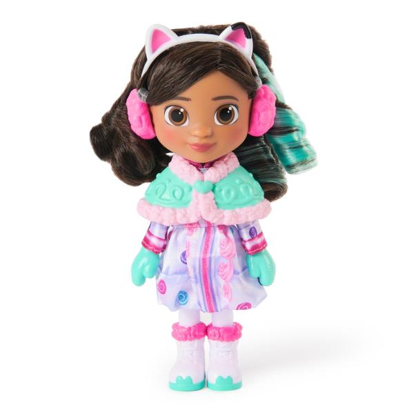 Intra in lumea magica a filmului Gabby&39s Dollhouse cu papusa cu accesorii Imbracata intr-o rochita roz stralucitoare si accesorizata cu o bentita adorabila cu urechi de pisicuta Gabby este gata pentru cele mai frumoase aventuri de gradina Papusa include si accesorii tematice precum o pereche de pantofi si un bol decorativ oferind copiilor ocazia sa creeze scenarii pline de farmec si distractie Perfecta pentru micii fani ai serialului si filmului Gabby&rsquos Dollhouse aceasta 