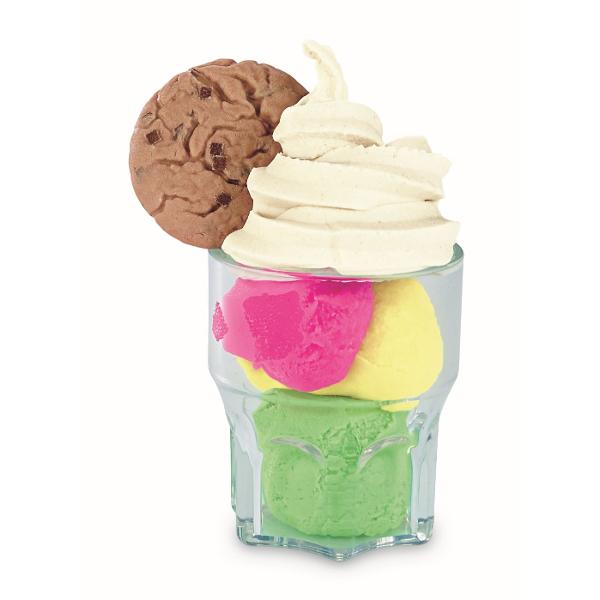 Stii cat este ceasul Este timpul pentru gustari haioase facute din plastilina Play-Doh Copiii de 3 ani si mai mari care adora sa fie creativi cu jucarii de gatit si plastilina modelatoare vor fi incantati sa creeze propriile versiuni Play-Doh ale gustarilor preferate de copii Cu ustensile Play-Doh usor de folosit si plastilina Play-Doh in culori variate sunt atat de multe creatii pe care imaginatia lor le poate &bdquogati&rdquo Creeaza preparate uimitoare adauga stralucire 