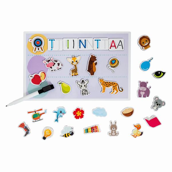 O jucarie educativa progresiv creat special pentru copiii de la 5 ani care transforma invatarea literelor intr-o activitate distractiva si interactiva Plansetele colorate ii incurajeaza pe cei mici sa invete sa citeasca si sa scrie prin exercitii simple si captivante Pas cu pas copilul invata sa asocieze obiectele cu literele corespunzatoare sa exerseze scrierea si sa formeze primele sale cuvinte Datorita markerului special si buretelui incluse exercitiile pot fi sterse si reluate de 