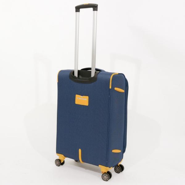 Material impermeabilTroler cu 4 roti prevazut cu un buzunar frontal cu fermoar&nbsp;Placuta identificareManer lateral si superior pentru toate dimensiunile si deasemenea maner plastic in partea de jos a trolerului pentru o manevrare mai usoaraTroler mediu si mare expandabil 30 spatiuTrolerul mare si mediu au in partea opusa manerului lateral 2 picioruse transversale care permit asezarea trolerului fara a atinge solul evitandu-se astfel 