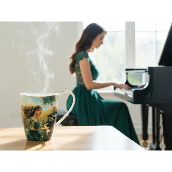 Can&259; rafinat&259; din por&539;elan fin cu o capacitate de 350 ml decorat&259; cu un design artistic din colec&539;ia &bdquo;Muzica sufletului feminin&rdquo; semnat&259; de Laura Lozano Ilustra&539;ia delicat&259; prezint&259; o t&acirc;n&259;r&259; care c&acirc;nt&259; la pian aflat&259; &icirc;ntr-un c&acirc;mp plin de flori s&259;lbatice cre&acirc;nd o atmosfer&259; poetic&259; &537;i plin&259; de sensibilitatep 