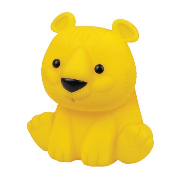 Winfun Water Fun Set Jucarii De Baie Jungla Si Ocean este un set de jucarii pentru baie conceput pentru a transforma timpul petrecut in apa intr-o experienta distractiva si educativa pentru bebelusi Setul include 10 animalute colorate moi si usor de prins special create pentru mainile mici ale copiilor Fiecare figurina poate fi stransa pentru a pulveriza apa oferind un element interactiv care stimuleaza curiozitatea si incurajeaza jocul activ Culorile vii si formele prietenoase contribuie 