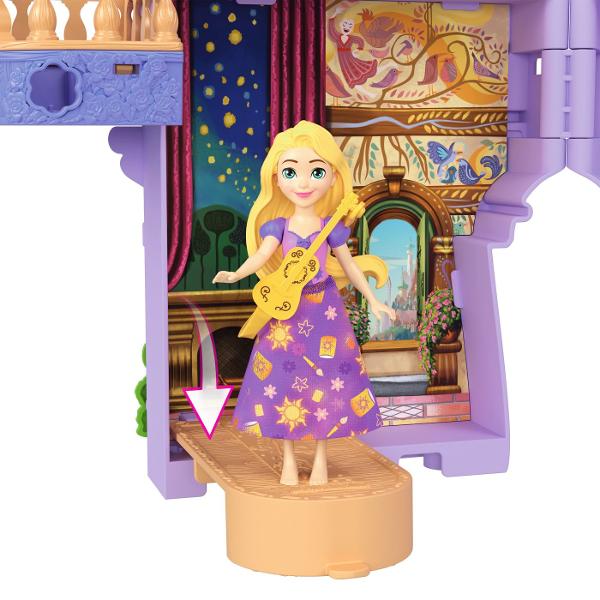 Setul Disney Princess Rapunzel recreeaza lumea magica din povestea printesei Rapunzel intr-un format compact si interactiv Setul include o mini figurina Rapunzel si elemente de decor inspirate din celebrul turn din poveste Piesele pot fi asamblate pentru a crea o scena de basm plina de culoare iar structura modulara permite extinderea si conectarea cu alte seturi din colectia Storytime Stackers Detaliile inspirate din universul Disney culorile vibrante si accesorii tematice incurajeaza 