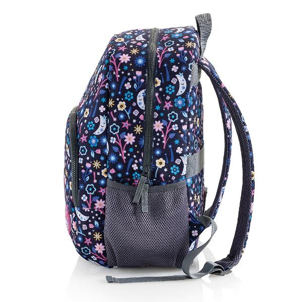 Elegan&539;&259; func&539;ionalitate &537;i un strop de magie nocturn&259; &ndash; toate se reg&259;sesc &icirc;n ghiozdanul&nbsp;Night Garden&nbsp;de la&nbsp;Miquelrius G&acirc;ndit pentru &537;coal&259; &537;i activit&259;&539;i zilnice acest model ofer&259; organizare eficient&259; confort la purtare &537;i un design floral misterios ce 