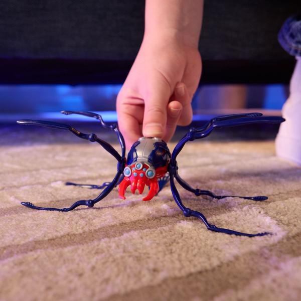 Sa inceapa distractia si micile farse alaturi de familia si prietenii tai cu Paianjenul HEX BOTS Aceasta jucarie robotica super haioasa va aduce cu siguranta hohote de ras si mici sperieturi prietenesti oricui se teme de gaze si insecte  Priveste cum Paianjenul tau alearga de zor pe podea multumita miscarilor sale autonome complet unice Poate traversa orice tip de teren asa ca il poti trimite in misiune chiar si afara in aer liber Paianjenul prinde viata instantaneu cu designul sau 
