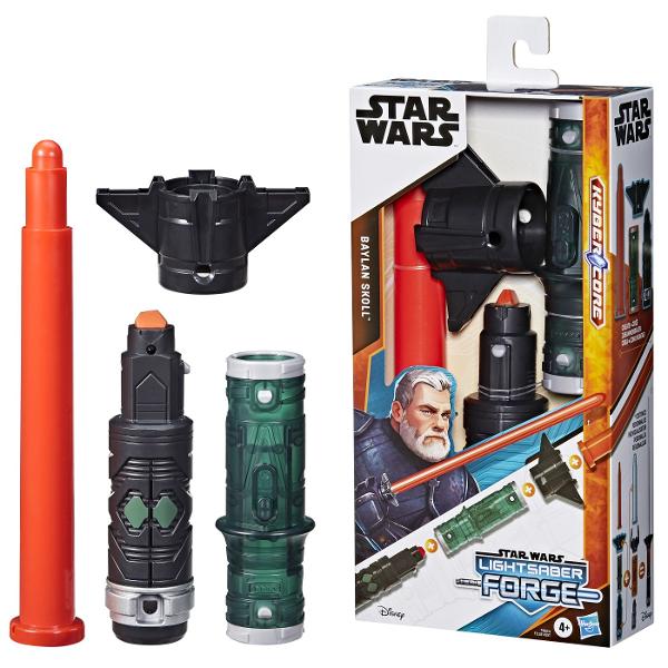 Copiii isi pot imagina propriile dueluri de rol cu sabiile laser Lightsaber Forge cu lame extensibile inspirate din Galaxia Star Wars Copiii cu varsta de 4 ani si peste pot crea o sabie laser si isi pot imagina batalii cu jucarii de rol personalizabile inspirate de armele Jedi si Sith din Galaxia Star Wars Foloseste lama capacul husa si miezul incluse pentru a crea o sabie laser si imagineaza-ti cum valorifica puterea Fortei in timp ce lupta in dueluri cu sabii laser Si cu piese 