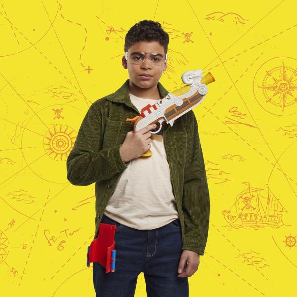 Nerf Blaster Elite One Piece Going Merry este o jucarie de actiune inspirata din universul One Piece ideala pentru copiii si fanii seriei care vor sa adauge aventurilor lor un accesoriu spectaculos Blasterul are un design special inspirat de corabia Going Merry cu detalii decorative care il fac usor de remarcat si potrivit pentru jocuri de rol pline de imaginatie Modelul este usor de manevrat si este conceput pentru distractie activa atat in interior cat si in aer liber Setul include si 