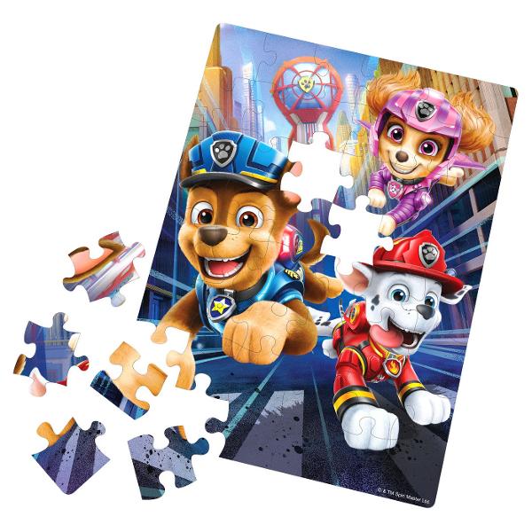 PAW Patrol The Movie pachet de 5 jocurICu acest set de 5 jocuri vei avea mult mai mult decat o seara de jocuri distractive din noul film - PAW Patrol The MovieVeti primi Jocul Adventure City Lookout pachetul de carti Jumbo jocul Jumbling Tower jocul de potrivire de memorie cu 72 de carti si un puzzle de 48 de piesePerfecte pentru toti copiii cu varsta peste 4 ani acestea sunt jocuri grozave de jucat alaturi de copiii taiAceste jocuri vor prezenta 