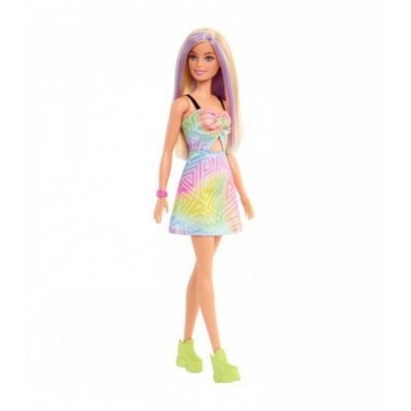 Fashionistas este una dintre cele mai indragite colectii Barbie oferind o gama larga de papusi cu diferite stiluri si accesorii introducand conceptul de diversitate si acceptare in randul fetelor Aceasta colectie include papusi cu diferite tipuri de siluete tonuri de piele culori de ochi si par astfel fetele nu se vor plictisi niciodata si isi vor gasi papusa asemanatoare stilului lorPapusile au stilul lor propriu inspirat de ultimele tendinte din moda si vin cu o tinuta 