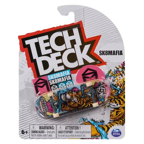 Tech Deck iti aduce experienta reala cu fingerboard-uri autentice de 96 mm de la companiile de skateboard-uri reale Fiecare prezinta un desen legal de la cele mai mari companii de skateboard-uri din lume Alege dintr-o mare varietate de forme de placi complet noi inclusiv super populara Penny Board Recreeaza-ti replicile preferate si extinde-ti repertoriul de trucuri cu ajutorul sfaturilor online pe techdeckcom Pe masura ce iti construiti colectia o poti compara online cu instrumentul 