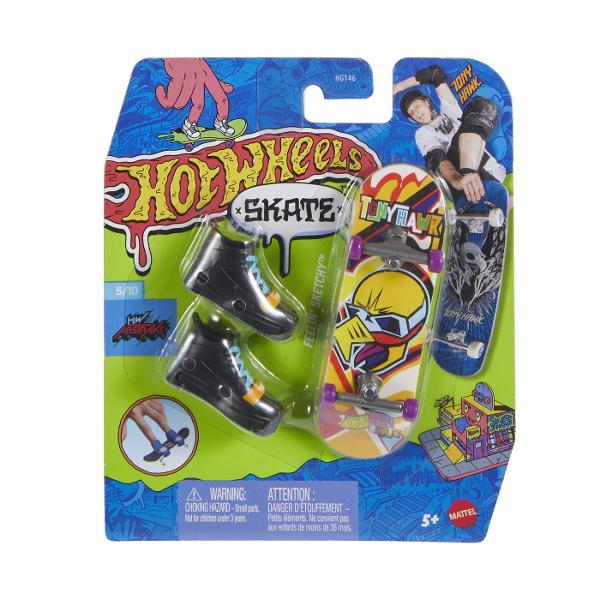 Stapaneste cele mai spectaculoase trucuri pe un deck Hot Wheels Skate conceput cu colaborarea Hot Wheels si a iconicul skateboarder Tony Hawk Fiecare placa vine cu un set detasabil de pantofi de skate care va tin degetele de la picioare in loc in timp ce stapaniti tehnicile si trucurile de la bord Iubitorii de pantofi sport vor adora designul si stilul acestuia Colectia completa de placi ofera imagini uimitoare si focalizare combinand geniul creativ al lui Hot Wheels si Tony Hawk Fiecare 