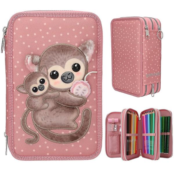 Maimu&539;ic&259; extrem de dr&259;gu&539;&259; penarul roz pal cu trei compartimente de la TOPModel prezint&259; buline portocalii vesele de jur împrejur &537;i o maimu&539;ic&259; elaborat aplicat&259; cu un pui de maimu&539;&259; pe spate pe fa&539;&259; Fructul mic ata&537;at de o panglic&259; scurt&259; poate fi strecurat în spatele bra&539;ului maimu&539;ei f&259;cându-o s&259; par&259; c&259; îl &539;ine în bra&539;e Cele 