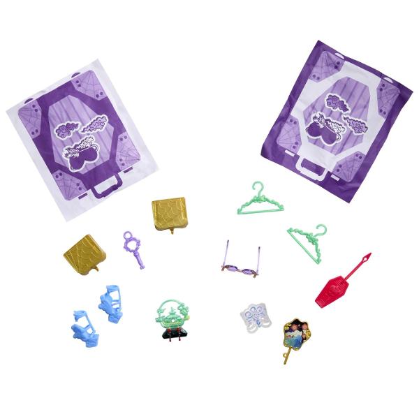 Descopera misterele din universul Monster High cu Skulltimate Secrets un pachet plin de surpriza si transformari spectaculoase In interior se afla papusa inspirata din tematica exotica cu tinute si accesorii ascunse ce pot fi dezvaluite pas cu pas Setul include peste 19 surprize si mai mult de 125 de combinatii de styling oferind numeroase posibilitati de personalizare a look-ului Copilul poate debloca compartimentele cu ajutorul cheii incluse descoperind haine accesorii si elemente 