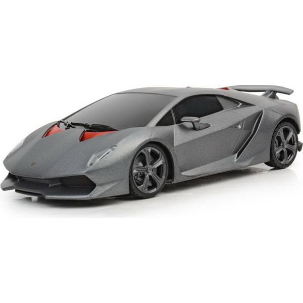 Copilul dumneavoastra se poate juca in voie cu masina cu telecomanda Lamborghini Sesto Elemento scara 1 la 18 oferita de brandul international Rastar Nicio cursa nu este imposibil de castigat cu acesta masinuta replica oficiala cu licenta a modelului original construita cu mare atentie la detalii Masinuta are proportiile ideale pentru momente pline de distractie si amuzament avand dimensiunile in centimetri dupa cum urmeaza  241165Masinuta functioneaza pe frecventa de 24GAlimentarea 