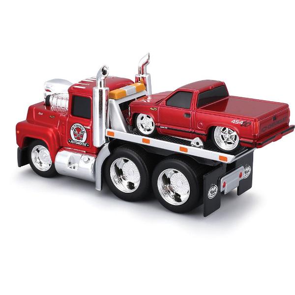 Set Muscle Transports Camion Si Masinuta Metalica Scara 1 la 64 de colectie conceput pentru pasionatii de vehicule clasice si pentru copii care apreciaza jocul realist Produsul include un camion transportor si un vehicul incarcat ambele fabricate din metal cu detalii din plastic oferind rezistenta si un aspect autentic Designul este inspirat din modele auto clasice cu finisaje atent lucrate elemente grafice vintage si roti functionale care permis rularea usoara Setul reproduce fidel 