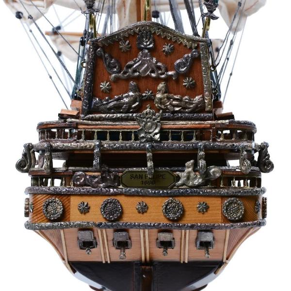 Descoper&259; un model de colec&539;ie impresionant &mdash; o&nbsp;macheta la scar&259; de calitate muzeal&259; a celebrului&nbsp;galeon&nbsp;San Felipe realizat complet manual de me&537;teri pricepu&539;i Construit&259; dup&259; metoda tradi&539;ional&259; &bdquo;plank-on-frame&rdquo; aceast&259; machet&259; evoc&259; m&259;re&539;ia unui galleon spaniol din secolul al XVII-lea cu detalii 